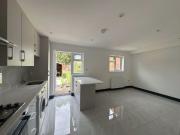 5 bedroom terraced house to rent