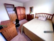 5 bedroom terraced house to rent