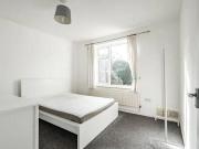 5 bedroom terraced house to rent