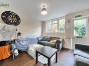 5 bedroom terraced house to rent