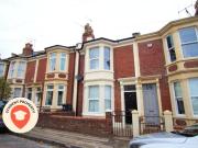 5 bedroom terraced house to rent