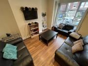 5 bedroom terraced house to rent