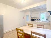 5 bedroom terraced house to rent