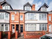 5 bedroom terraced house to rent