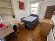 5 bedroom terraced house to rent