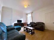 5 bedroom terraced house to rent