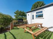 5 bedroom terraced house to rent