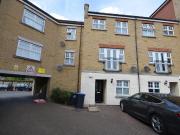 5 bedroom townhouse to rent