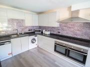 5 bedroom townhouse to rent