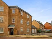 5 bedroom townhouse to rent