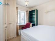 5 Bedroom townhouse with 2 bathrooms and a garden