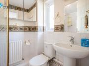 5 Bedroom townhouse with 2 bathrooms and a garden