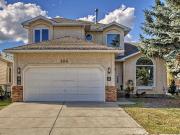5 Bedroom+Den Upgraded Corner House with New SS Appliances
