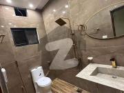 5 Bedrooms 10 Marla House For Sale Near Latif Store...