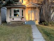 5 bedrooms and 2 and a half bathroom in Erin wood SE