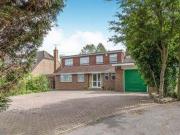 5 Bedrooms Bungalow for sale in Chequers Road, Minster...