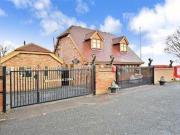 5 Bedrooms Bungalow for sale in Queenborough Road,...