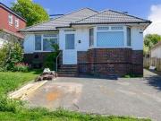 5 Bedrooms Detached bungalow for sale in Crescent Drive...