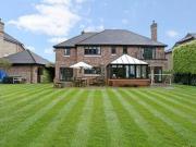 5 Bedrooms Detached house for rent in Ledborough Gate,...