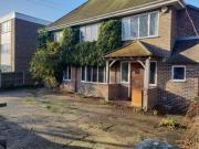 5 Bedrooms Detached house for rent in Manor Road,...