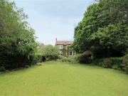 5 Bedrooms Detached house for rent in Westlecot Road,...