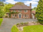 5 Bedrooms Detached house for sale in Canon Frome,...