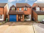 5 Bedrooms Detached house for sale in Caterham Drive,...