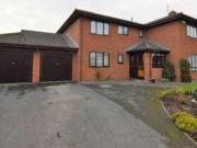 5 Bedrooms Detached house for sale in Clarendon Close,...