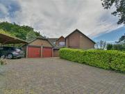 5 Bedrooms Detached house for sale in Cowdray Park Road,...