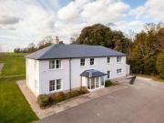 5 Bedrooms Detached house for sale in Dungate Lane,...