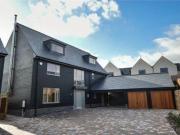 5 Bedrooms Detached house for sale in Gillon Way,...
