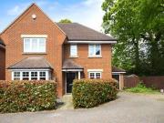 5 Bedrooms Detached house for sale in Horley, Surrey RH6