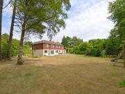 5 Bedrooms Detached house for sale in Kingswood Firs,...