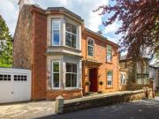 5 Bedrooms Detached house for sale in London Road,...
