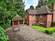 5 Bedrooms Detached house for sale in Lower Wokingham...
