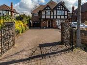 5 Bedrooms Detached house for sale in Middleton...