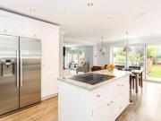 5 Bedrooms Detached house for sale in St. Botolphs Road,...