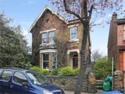 5 Bedrooms Detached house for sale in Sylvan Road,...