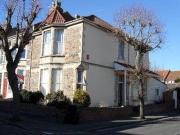 5 Bedrooms End terrace house for rent in Court Road,...