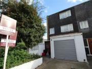 5 Bedrooms End terrace house for rent in Greatfields...