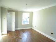 5 Bedrooms Flat for rent in Bexhill Road, Brockley SE4