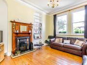 5 Bedrooms House end of terrace for Rent in Estreham... 5 Bedrooms House end of terrace for Rent in Estreham...