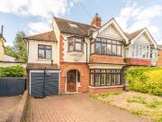 5 Bedrooms House semi detached for Rent in Oaks Avenue |...