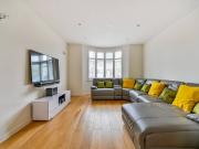 5 Bedrooms House terraced for Rent in Windermere Avenue...