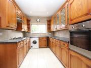 5 Bedrooms Semi detached house for rent in Howberry...