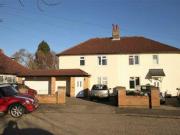 5 Bedrooms Semi detached house for rent in Manor Waye,...
