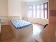 5 Bedrooms Semi detached house for rent in Mauldeth...