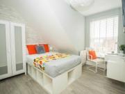 5 Bedrooms Semi detached house for rent in Napier Road,...