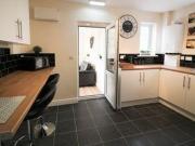 5 Bedrooms Semi detached house for rent in Wellingotn...