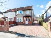 5 Bedrooms Semi detached house for sale in Becketts Park...